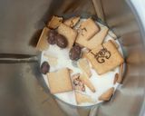 Foto del paso 2 de la receta: Batido de galletas de verano con chocobons