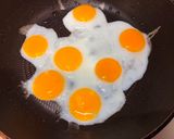 A picture of step 5 of Mini Mc Donald’s.
