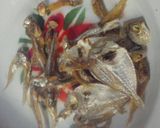 Foto langkah ke 3 dari resep Oseng pare tempe ikan asin pedas.