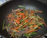 A picture of step 4 of Japchae (Korean Cellophane Noodle Stir-fry).