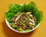 A picture of step 6 of Stir Fried Beef and Asparagus in Oyster Sauce.
