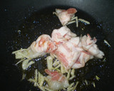 A picture of step 3 of Try with Shiitake Mushrooms Stir-fried Pork with Garlic Chives and Eggs.