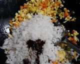 Foto langkah ke 4 dari resep Nasi Goreng Hongkong.