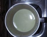 Foto langkah ke 3 dari resep Puding Matcha Biskuit.