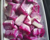 Foto langkah ke 2 dari resep Salad Buah Naga.