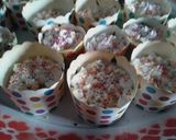 Foto langkah ke 6 dari resep CupCake Polka YummY.