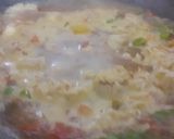 A picture of step 5 of Cheesy vegetable maggi.