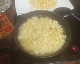 Foto del paso 1 de la receta: Garbanzos refritos con huevo frito