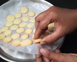 காயின் பிஸ்கெட் அல்லது முட்டை பிஸ்கெட் (Coin Biscuit recipe in tamil) ரெசிபி ஸ்டேப் 7 புகைப்படம்