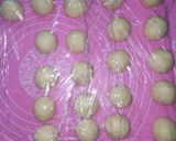 Foto langkah ke 8 dari resep Donat squisy lembut anti gagal.