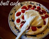 A picture of step 6 of A Strawberry Cake Decorated like a Flower.