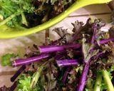 A picture of step 3 of Kale Chips.
