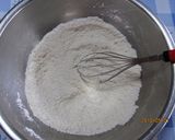 A picture of step 2 of Easy and Oil-Free Apple Yogurt Cake.