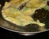 पालक के पत्तो और प्याज़ के पकौड़े (Palak ke patto aur pyaz ke pakode recipe in Hindi) रेसिपी चरण 3 फोटो