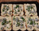 Foto langkah ke 1 dari resep Cheesy Baked Shrimp Toast.
