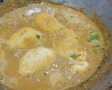 A picture of step 3 of Afghani egg curry.