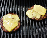 A picture of step 4 of Ultimate Bacon Cheeseburger.