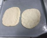 Foto langkah ke 1 dari resep Pizza Mini simpel.