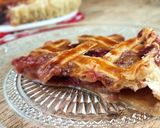 Foto del paso 12 de la receta: Tarta Enrejada de Hojaldre con Manzana y Frutos Rojos