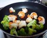 A picture of step 2 of Tasty Non-Fried ☆ Shrimp in Mayonnaise Sauce.