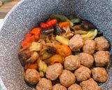 Török padlizsános húsgombócok serpenyőben recept fázis 4 fotója