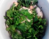 A picture of step 2 of Spinach & Mushroom Crockpot Chicken Dinner.