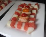 Foto del paso 12 de la receta Ensaladilla de salmón y surimi, con melón y sandía