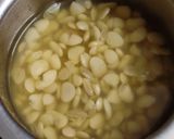 A picture of step 2 of Lima beans curry (Vaal nu shaak).