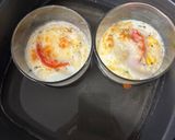Une image de l'étape 2 de Œuf cocotte à la tomate à l’air fryer.