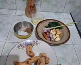 Foto langkah ke 1 dari resep Ayam UNGKEP LENGKUAS. Gurih, bumbunya melimpah, wangi lengkuas.