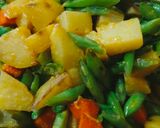 Foto langkah ke 3 dari resep Sambal goreng buncis wortel kentang (pelangi) bumbu kuning.