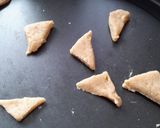 A picture of step 5 of Sig's German Mutzenmandeln.