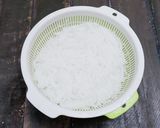 Hình bước làm 2 của món Cuốn Diếp Nấm Chay