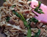 Foto langkah ke 8 dari resep Kwetiaw goreng.