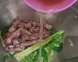 Foto langkah ke 3 dari resep Tumis Asin Cumi Cabai Hijau.