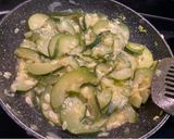 Foto del paso 2 de la receta Tortilla de Calabacín rellena de queso Manchego