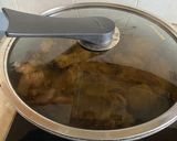 A picture of step 4 of Ayam Goreng Lengkuas.