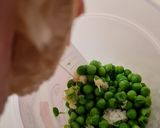 Foto del paso 1 de la receta: Untable de arvejas congeladas y ajo 🫛 🧄 Dip verde 💚