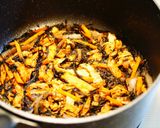 A picture of step 5 of Simmered Hijiki Seaweed with Gochujang.