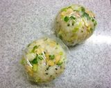 A picture of step 5 of Wasabi-Flavored Rice Balls with Tempura Crumbs, Sesame Salt, and Green Onions.