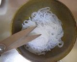A picture of step 1 of Stewed Beef and Shirataki Noodles with Ginger.