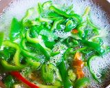 A picture of step 2 of Green Pepper with Homemade Sesame Sauce.