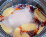 Hình bước làm 2 của món Canh Gà Hầm