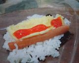 Foto langkah ke 3 dari resep Sushi Telur Sosis Mudah.