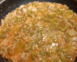 Foto del paso 4 de la receta: Bacalao a la marinera con langostinos y almejas
