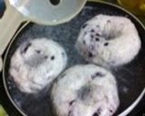 A picture of step 9 of Crunchy Yummy Blueberry Bagels.