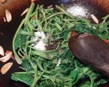 Foto langkah ke 2 dari resep Tumis Kangkung Pedas.