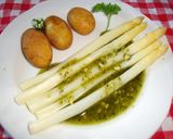 A picture of step 9 of Green Asparagus with Basil Pesto.