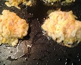 A picture of step 3 of Cauliflower cakes.
