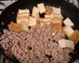 A picture of step 2 of Stir-Fried Atsuage and Ground Pork.